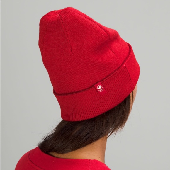 Team Canada Reversible Wool-Blend Beanie - Picture 6 of 7